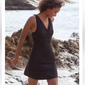Lands’ End Women’s Black One Piece Wrap Style Swim Dress Adjustable Straps Sz 4
